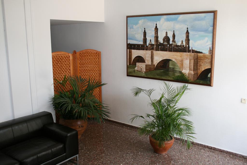 Hostal Puente De Piedra Zaragoza Exterior photo